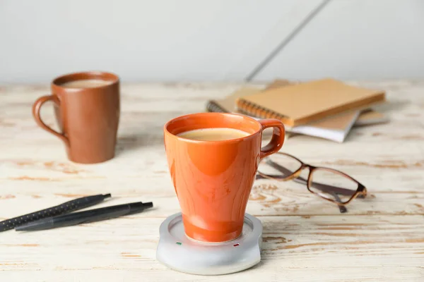 Xícara Café Com Aquecedor Mesa — Fotografia de Stock