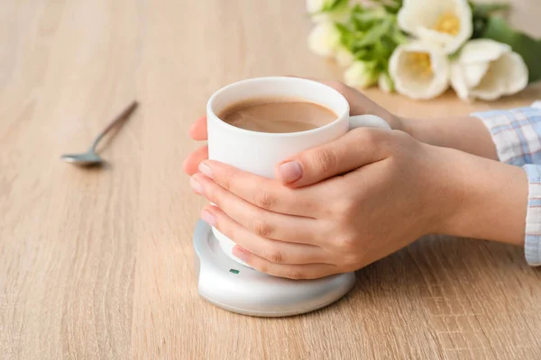 Woman Cup Hot Coffee Table — Stock Photo, Image