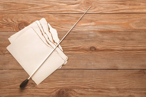 Note Sheets Conductor Stick Wooden Background — Stock Photo, Image