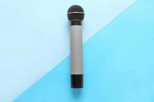 Modern Mikrofon Színes Háttér — Stock Fotó