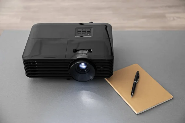 Video Projector Table Conference Hall — Stock Photo, Image