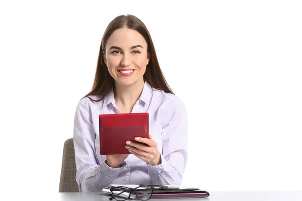 Mooie Jonge Secretaresse Aan Tafel Witte Achtergrond — Stockfoto