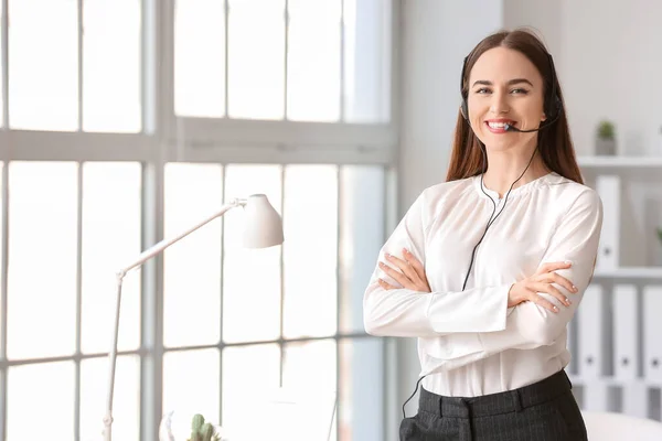 Schöne Junge Sekretärin Büro — Stockfoto