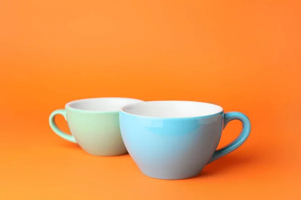 Blank Cups Color Background — Stock Photo, Image