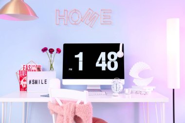 Bilgisayarlı modern işyeri