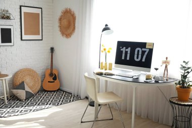 Bilgisayarlı modern işyeri