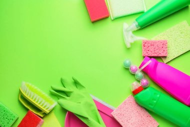Renk arkaplanına temizleme malzemeleri