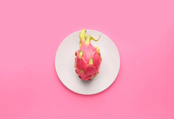 Smaklig Drake Frukt Med Platta Färg Bakgrund — Stockfoto