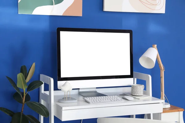 Modern Workplace Computer Room — Stock Photo, Image