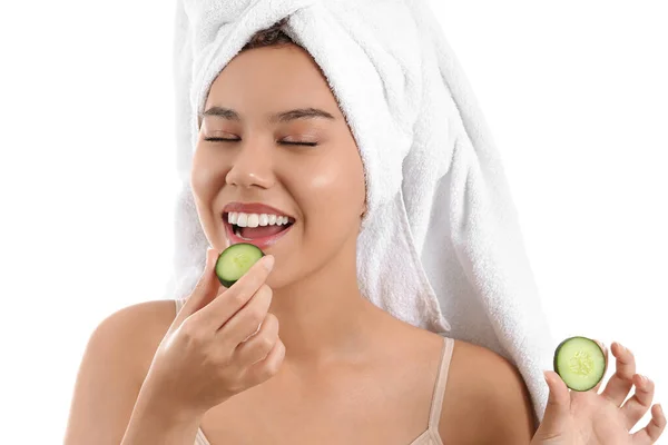 Beautiful Young African American Woman Cucumber Slices White Background — Stock Photo, Image
