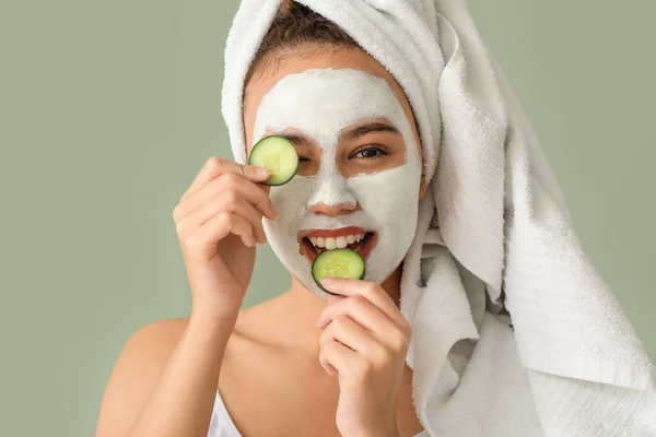 Beautiful Young African American Woman Cucumber Slices Facial Mask Color — Stock Photo, Image