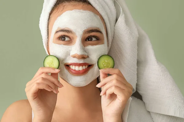 Beautiful Young African American Woman Cucumber Slices Facial Mask Color — Stock Photo, Image