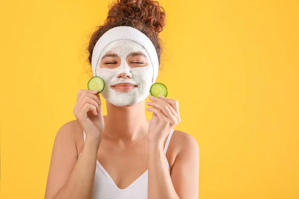 Beautiful Young African American Woman Cucumber Slices Facial Mask Color — Stock Photo, Image