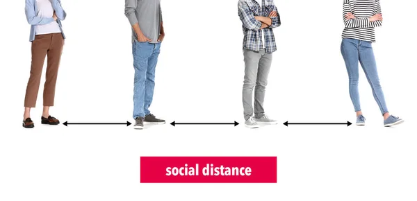 Junge Leute Die Mit Sozialer Distanz Auf Weißem Hintergrund Anstehen — Stockfoto
