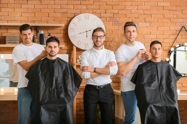 Young Men Professional Hairdresser Courses Salon — Stock Photo, Image