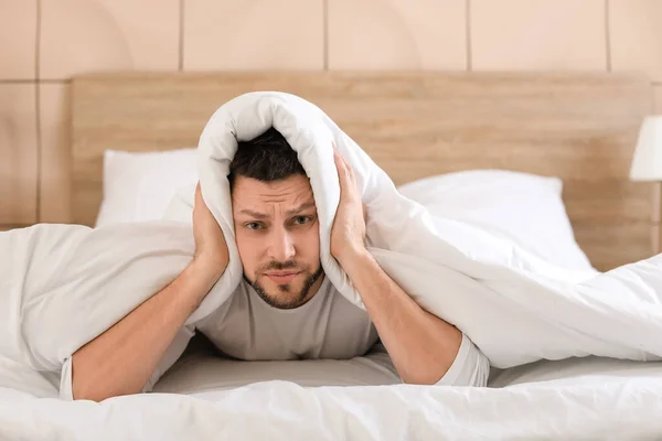 Hombre Puede Dormir Causa Los Vecinos Alborotados — Foto de Stock