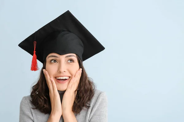 Žena Maturitní Student Světlém Pozadí — Stock fotografie