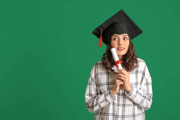 Kvinna Examen Student Med Diplom Färg Bakgrund — Stockfoto