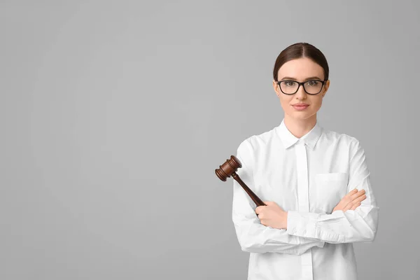 Female Judge Light Background — Stock Photo, Image