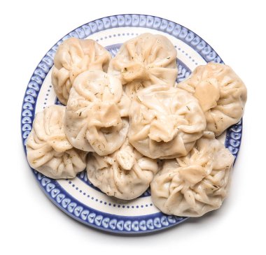 Beyaz arka planda lezzetli hamur tatlısı tabağı