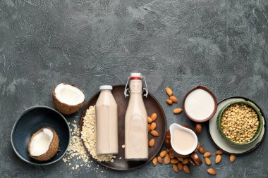 Koyu arkaplanda farklı süt