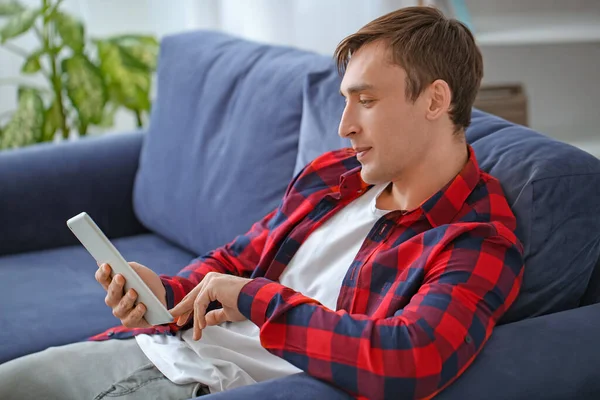 Young Man Tablet Computer Home — Stock Photo, Image