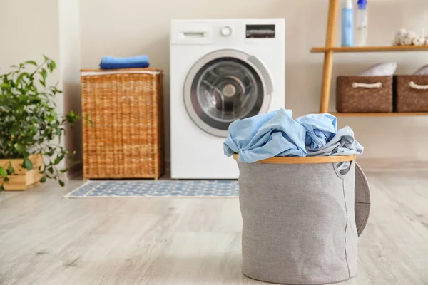 Korb Mit Wäsche Badezimmer — Stockfoto