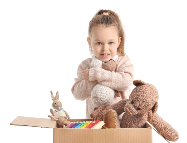 Kleines Mädchen Mit Spielzeug Auf Weißem Hintergrund — Stockfoto