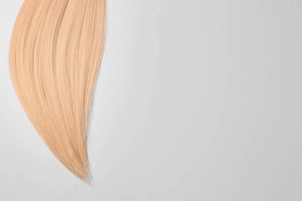 Mooi Lang Blond Haar Lichte Achtergrond — Stockfoto