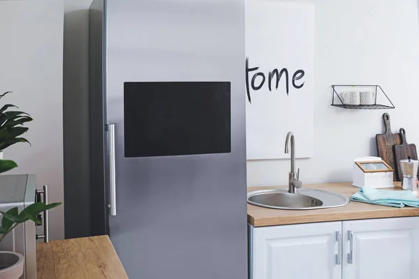 Stylish Interior Modern Kitchen Big Refrigerator — Stock Photo, Image