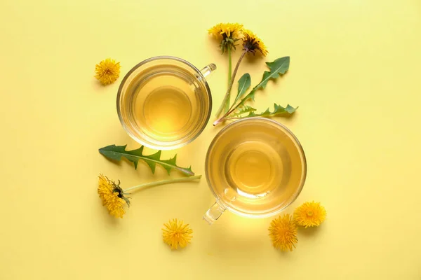 Kupák Egészséges Pitypang Tea Színes Háttér — Stock Fotó