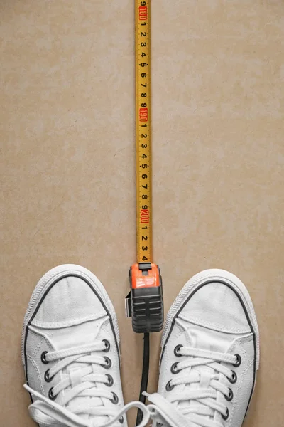 Shoes Tape Measure Color Background Concept Social Distance — Stock Photo, Image