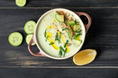 Masada soğuk salatalık çorbası