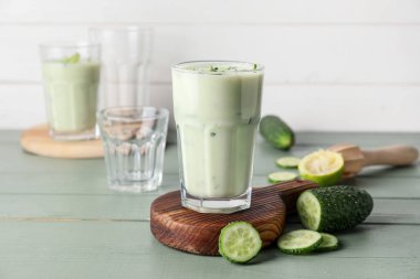 Masada soğuk salatalık çorbası