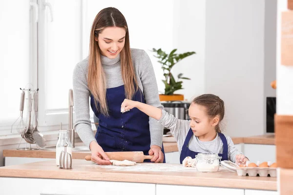 Happy Mother Little Daughter Making Dough Together Kitchen — Stock Photo, Image