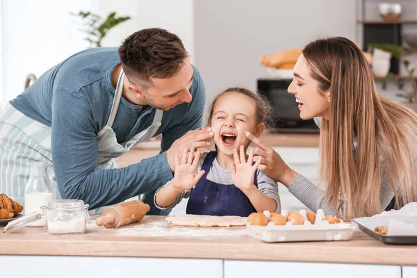 Happy Family Making Dough Together Kitchen — Stock Photo, Image