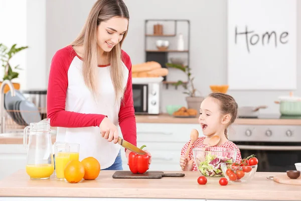 Happy Mother Little Daughter Cooking Together Kitchen — Stock Photo, Image