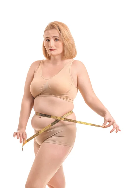Traurige Übergewichtige Frau Mit Maßband Auf Weißem Hintergrund Konzept Zur — Stockfoto