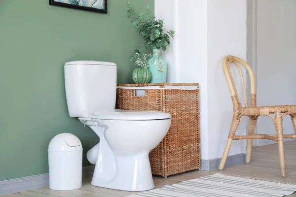 Interior Baño Moderno Con Decoración Floral — Foto de Stock