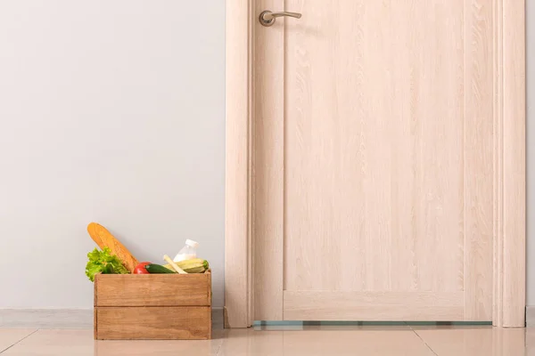 Produtos Deixados Pelo Correio Serviço Entrega Alimentos Perto Porta Conceito — Fotografia de Stock