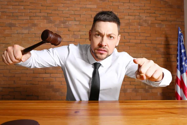 Angry Male Judge Table Courtroom — Stock Photo, Image