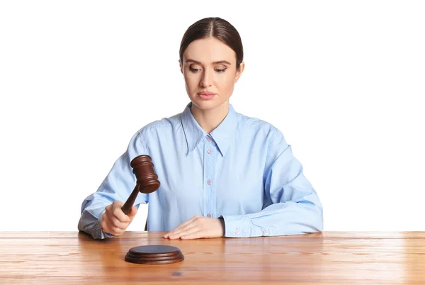 Vrouwelijke Rechter Aan Tafel Witte Achtergrond — Stockfoto