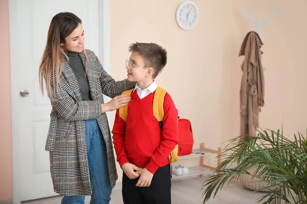 Cute Schoolboy His Mother Home — Stock Photo, Image