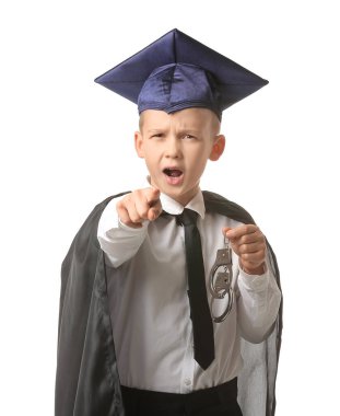 Beyaz arka planda küçük yargıcın portresi