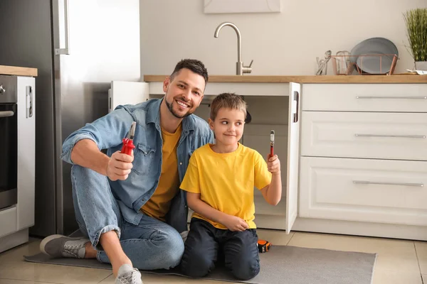 Little Son Helping His Father Repair Sink Kitchen — Stock Photo, Image