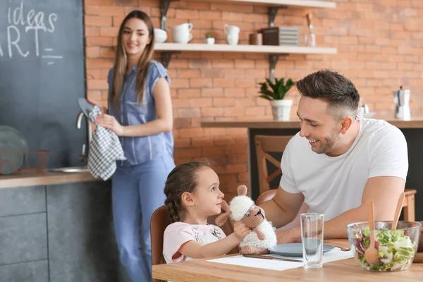 Happy Family Spending Time Together Kitchen — Stock Photo, Image