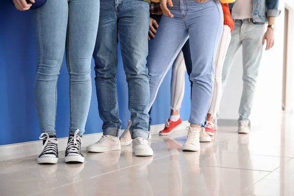 People Waiting Line Indoors — Stock Photo, Image