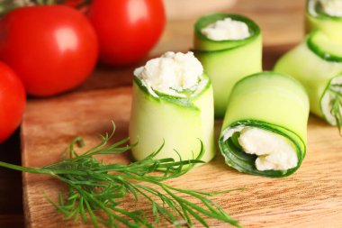 Lezzetli salatalıklı pano, yakın plan.