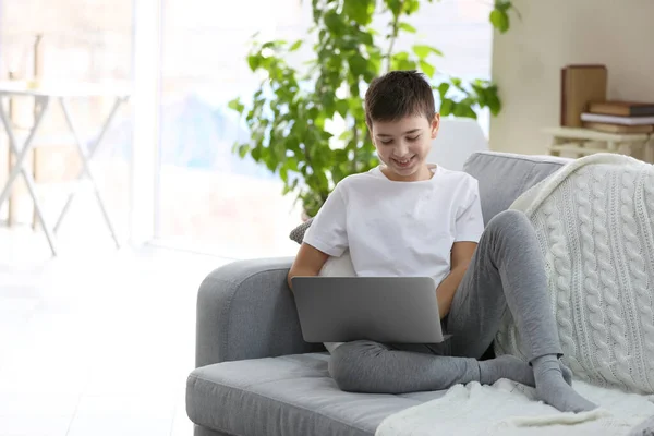 Little Boy Using Laptop Sofa Home — Stock Photo, Image