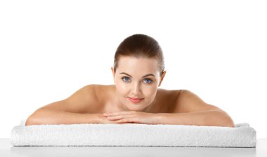 Güzel kız, beyaz tenli. Spa konsepti